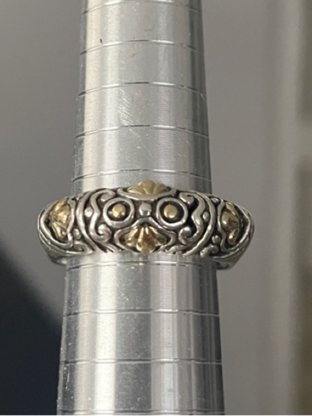 John Hardy 18K Yellow Gold/ Sterling Silver Vintage Jaisalmer Notched Ring - Picture 6 of 11
